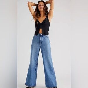 Wrangler Bonnie High Rise Loose flare 683. NWT